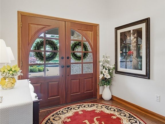 5th image of 2144 Canterbury Ct