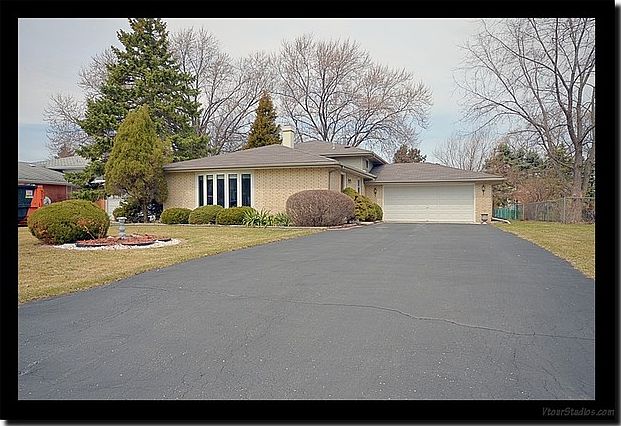 1st image of 30 W 56th Pl