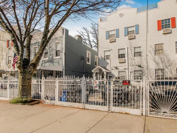 1149 Simpson Street image 1 of 35