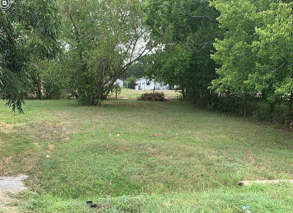 2nd image of 3707 Mount Pleasant St