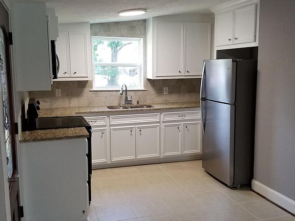 Kitchen includes all appliances.