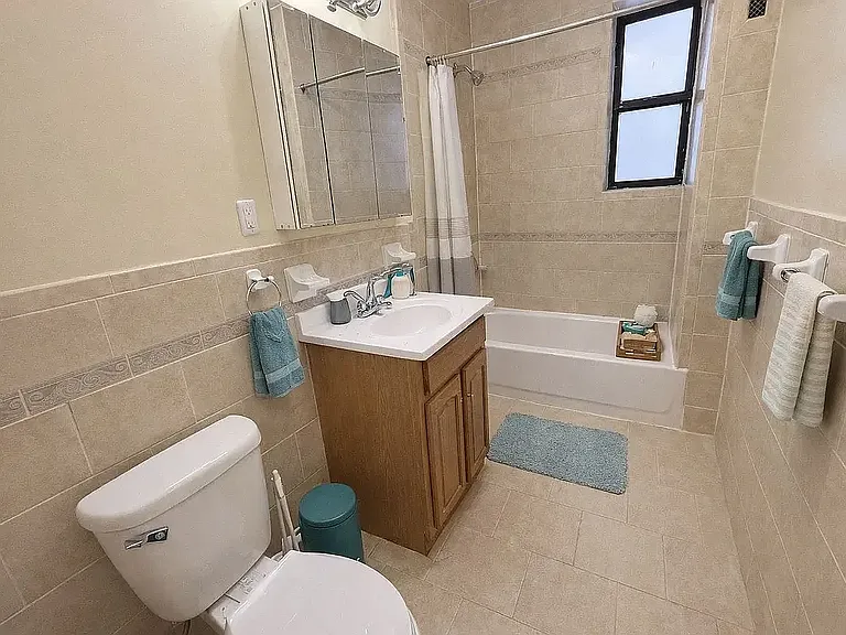 1110 Stadium Ave #5H — Photo 3