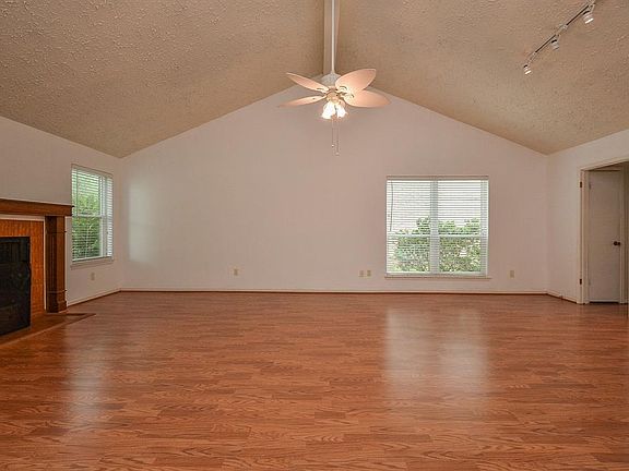 5th image of 2214 Windy Meadow Dr