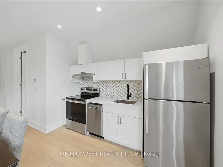 50 Rotherham Ave — Photo 10
