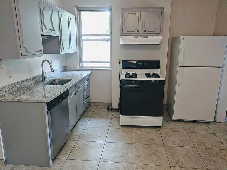5544 Fair Oaks Street — Photo 3