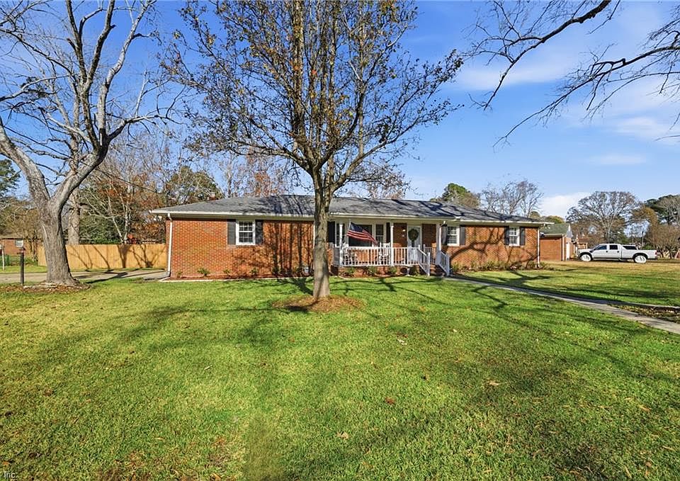1st image of 429 Briarfield Dr