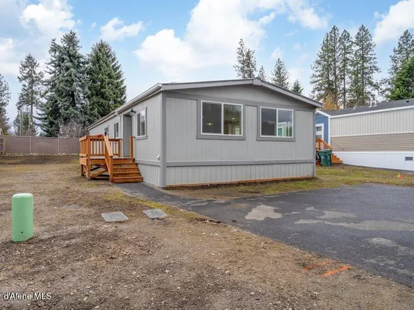 8318 W Meadow Brook Cir, Rathdrum, ID 83858
