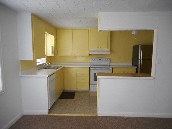 3rd image of 1424 S Church St