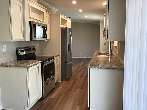 3rd image of 1124 Heritage Dr #61