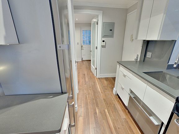 2nd image of 233 E 29th St APT 1R