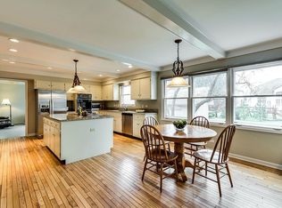 1292 W Bauer Rd, Naperville, IL 60563