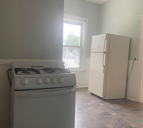 5th image of 521-541 Dexter St