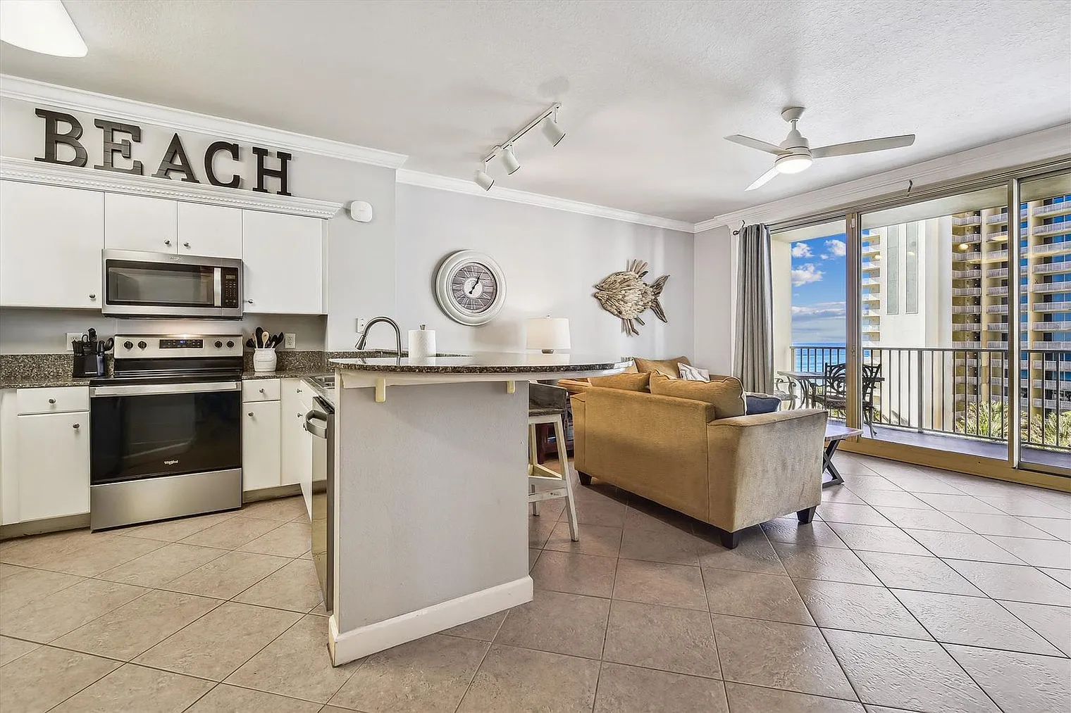 2 bed, 2.0 bath, 1108 sqft, $3,937 — Photo 2
