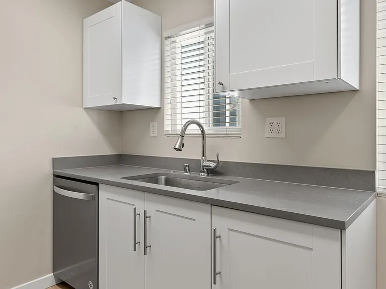 163 Covina Ave #4 — Photo 4