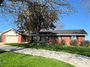 205 S 9th St, Newman Grove, NE 68758