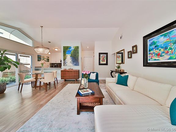 3rd image of 3076 Gifford Ln #B