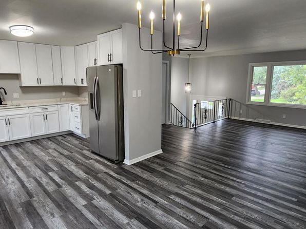 912 Harrison Ave, Dyer, IN 46311