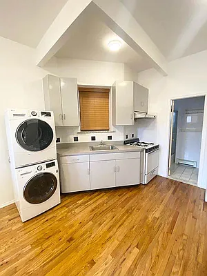 Rented by MOTION New York | media 4