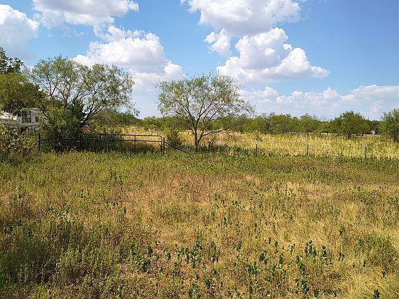 4th image of 3601 Bluhm Rd