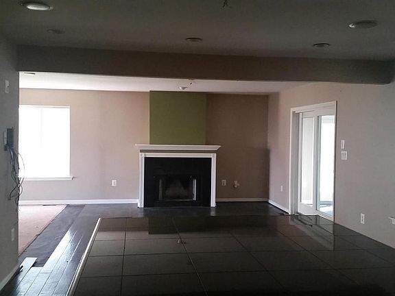 3rd image of 107 Mansion Dr