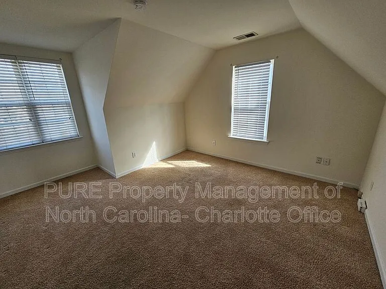 4423 Cades Cove Dr — Photo 24