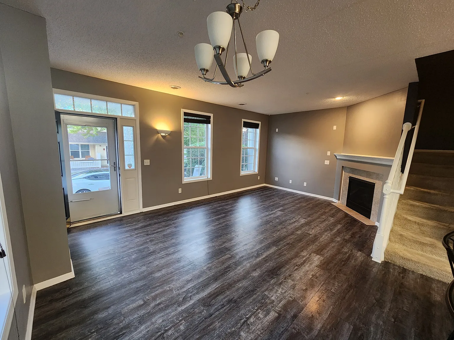 3 bed, 1584 sqft, $2,595 — Photo 4