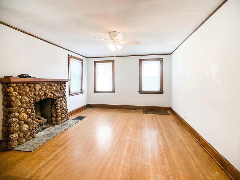 3061 Taylor Ave — Photo 2