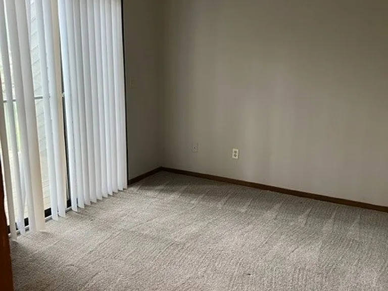 1317 Cora Ln — Photo 14