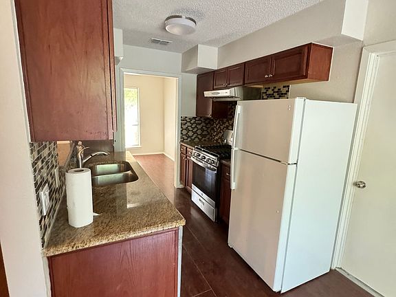 5th image of 6629 Greensboro Dr