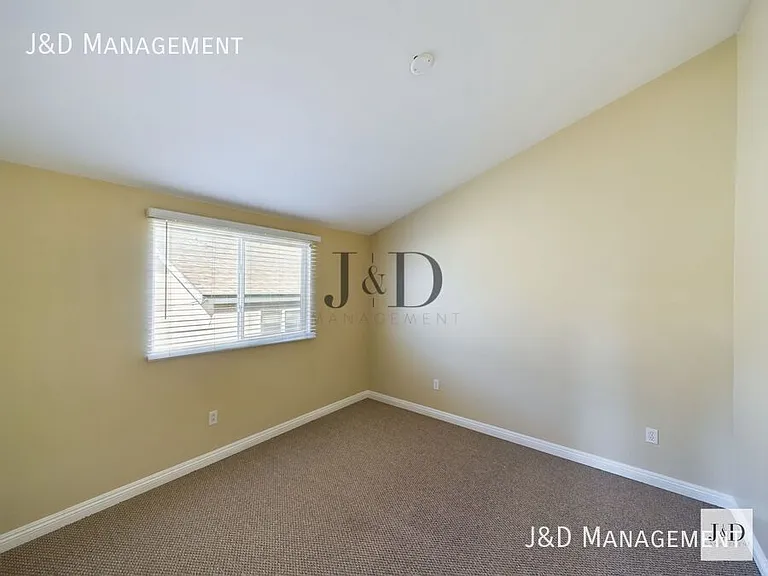 3036 Oliphant St #1 — Photo 17