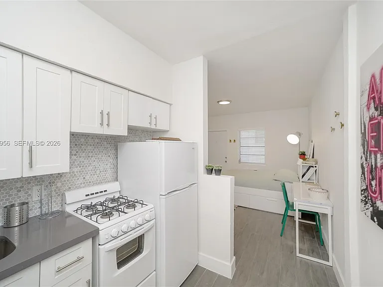 770 NE 123rd St #19 — Photo 7