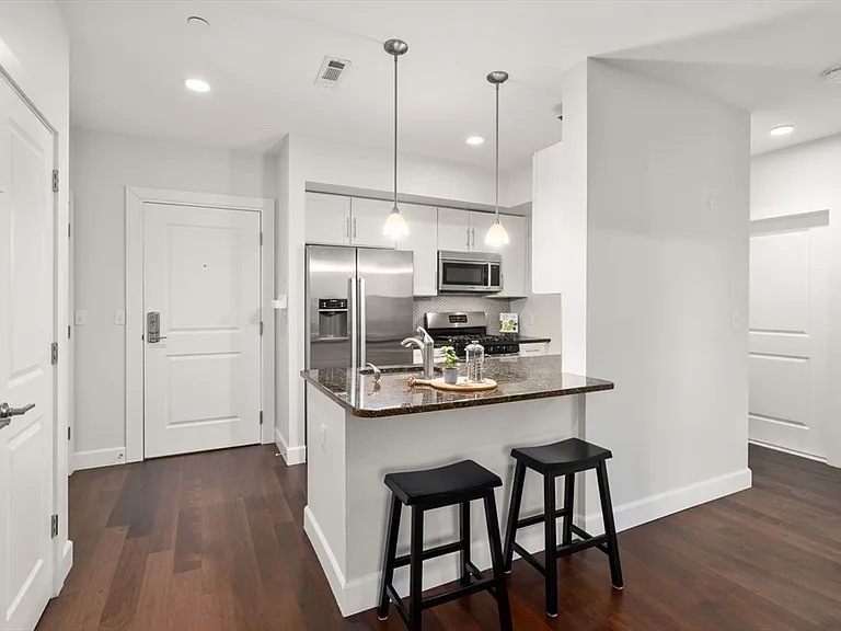 1501 Commonwealth Ave #304 — Photo 4