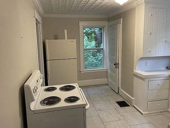 3rd image of 30 Patterson St #A