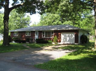 300 Maple Dr, Mountain Top, PA 18707