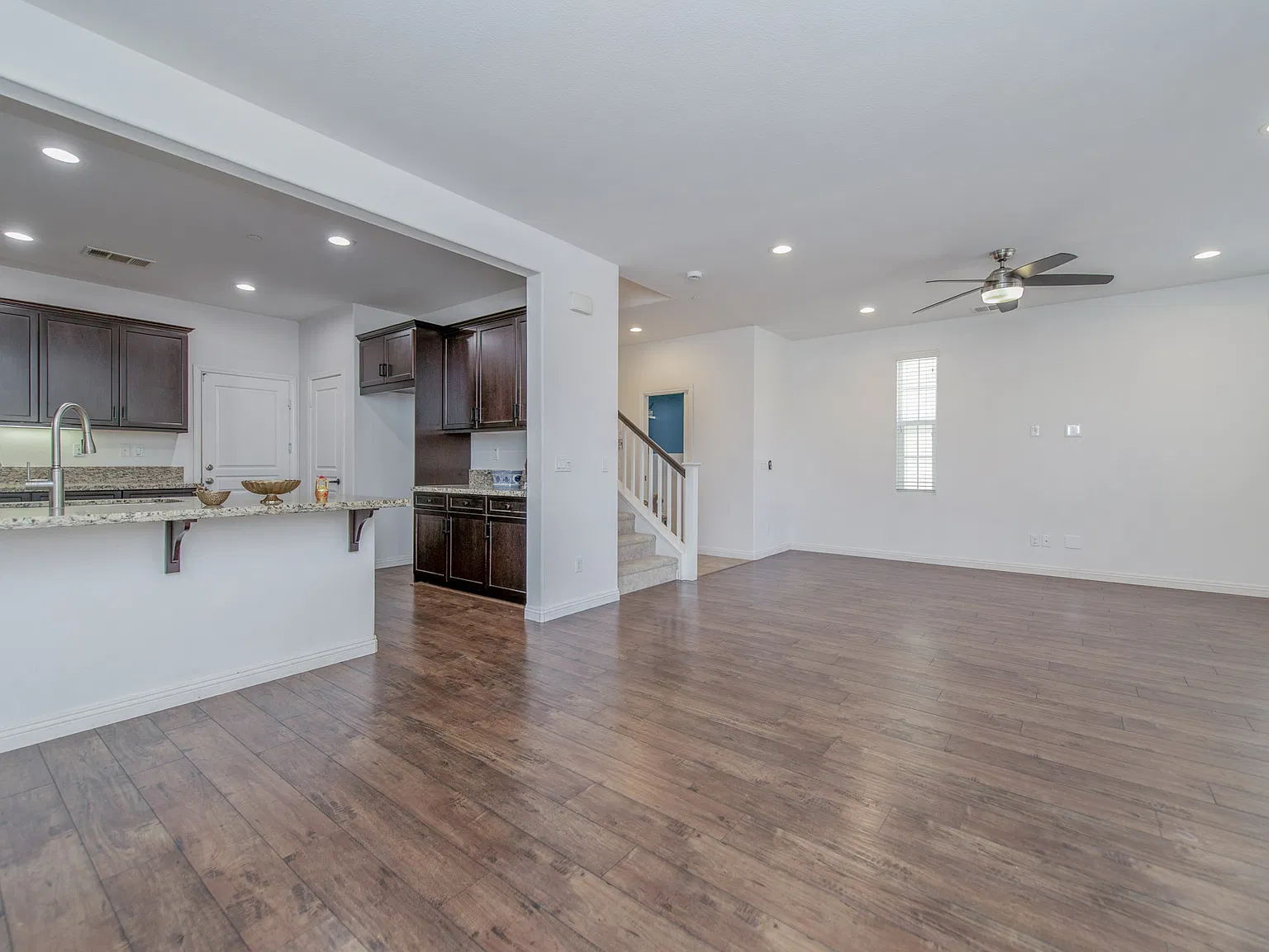 3 bed, 1758 sqft, $3,200 — Photo 4