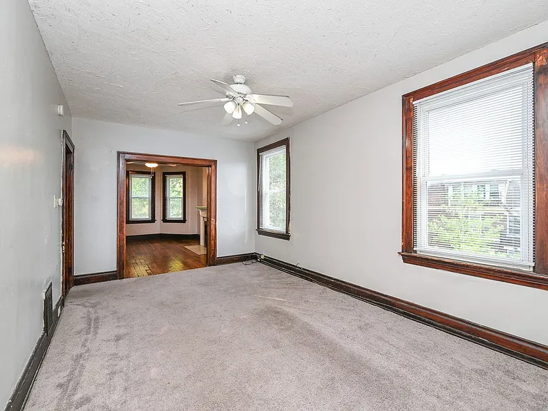 2125 W Clifton Ave #B — Photo 9