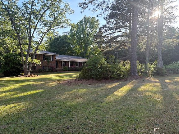 2nd image of 218 Lakeview Dr