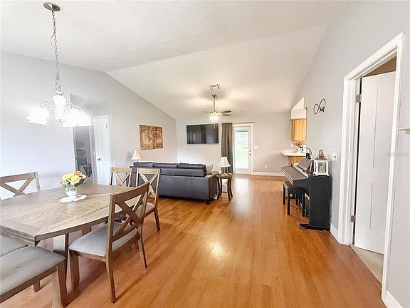 4th image of 2291 SE 37TH ROAD