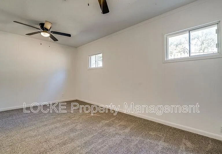 311 Byron St — Photo 9