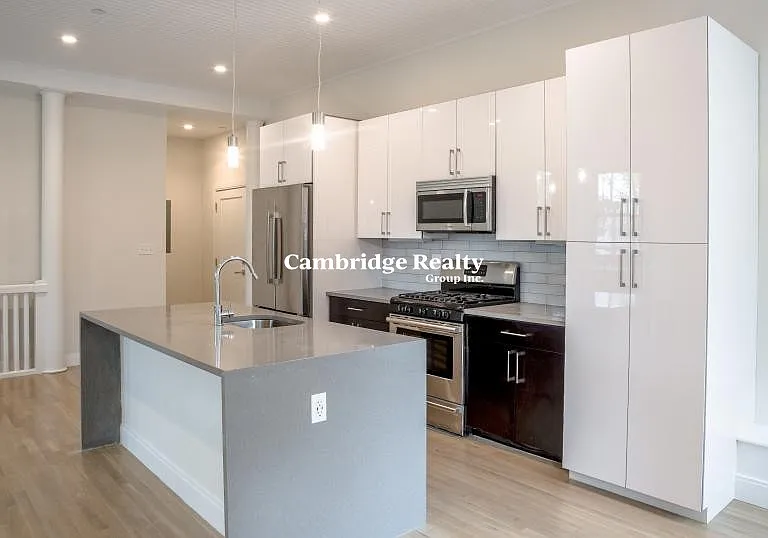 11 Newcomb St #4T — Photo 1
