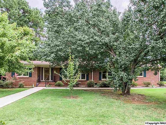 3rd image of 1800 Lydia Dr NW