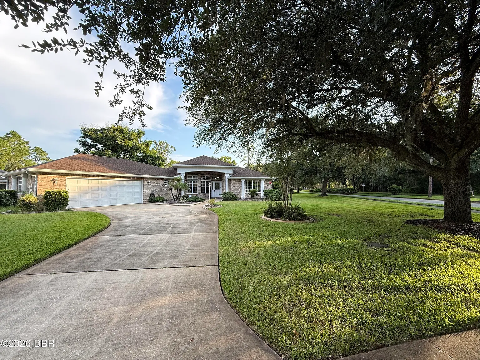 3 bed, 2.5 bath, 2163 sqft, $2,800 — Photo 2