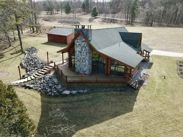 5500 E 68th St, Newaygo, MI 49337