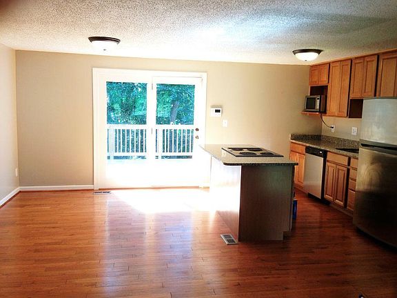 5th image of 3253 Trafalgar Ln