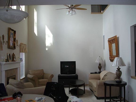 3rd image of 420 Golden Pond St