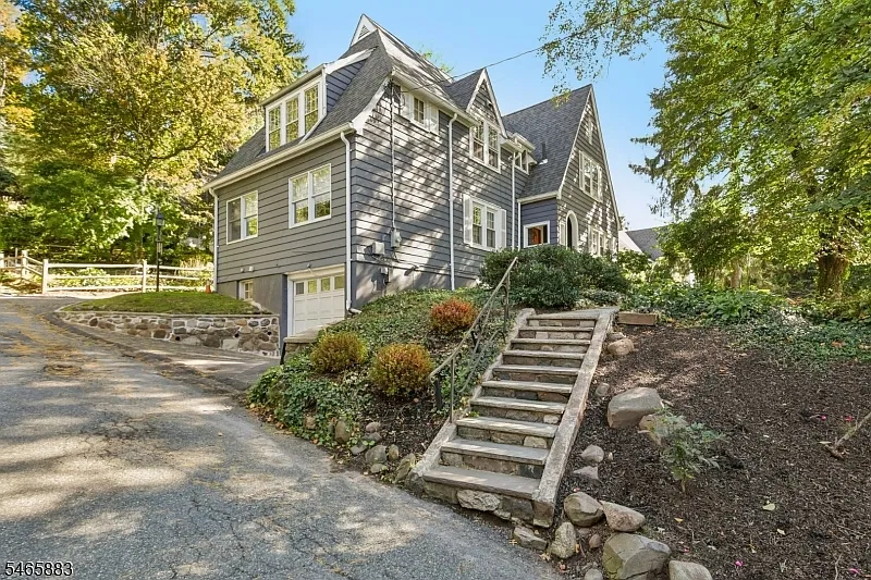 4 bed, 3.5 bath, $6,000 — Photo 2
