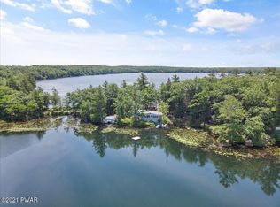 121 Between The Lakes Rd, Shohola, PA 18458