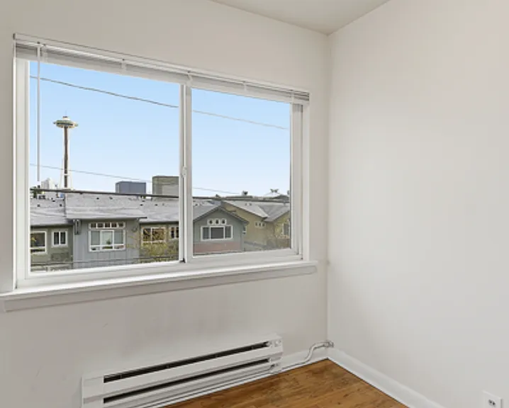 372 Aloha St — Photo 9