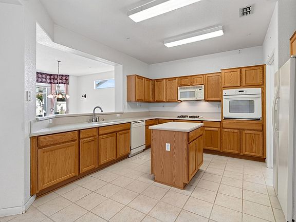5th image of 109 Del Webb Drive