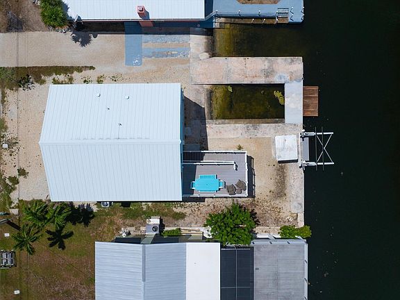 3rd image of 30851 Baileys Ln